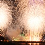 名張川花火大会 11月24日に 夏は台風で中止