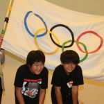 東京五輪・パラ五輪フラッグツアー 宮本ともみさんが伊賀市の小学校訪問