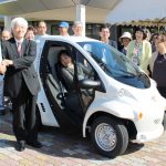 配食用の小型電気自動車 名張の地域づくり協議会に寄贈