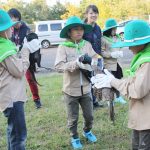 生き物大切に キジ放鳥 名張市2小学校で