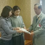 自校方式の給食実施求め要望書提出 名張市