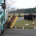 巻き込み事故を再現 生徒会主催の交通安全教室 伊賀市の阿山中