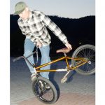BMXでパフォーマンス 名張の北村さんらが披露