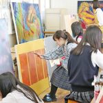 個性的な作品並ぶ 「KNIT展」24日から