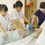 夏休みに高校生が看護体験 名張市立病院