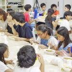 多世代交流の担い手を 伊賀「おためし地域食堂」