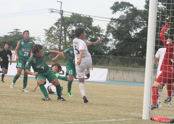 くノ一終盤に同点　最下位F日体大と1-1　なでしこ1部