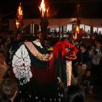 宵宮の獅子神楽、たいまつ行列 宇流冨志禰神社秋祭