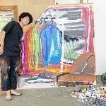 大胆な作風で注目の新鋭 ドローイングアーティスト 名張出身・SUGIさん