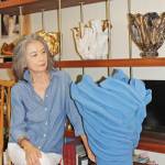 陶芸家、谷本さんらの展示会「ローブ・イン・ブルー」 1日から伊賀市の崇広堂で