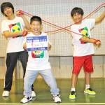 2本の縄跳び ダブルダッチ 伊賀の小学生3人が全国大会へ