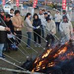 無病息災願う恒例の「どんど焼き」 名張市美旗中村で