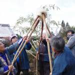 「エットー」千本ぎねで修正会の餅つく 伊賀市島ヶ原で