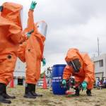 化学兵器想定 名張でテロ対策合同訓練