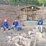 ぞうさん公園整備に汗 クリーンの会の4人 名張市つつじが丘