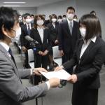 新規職員54人に辞令交付 伊賀市