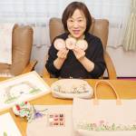 ひと針ずつ丁寧にフランス刺繍 名張市の武政さん