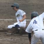 伊賀白鳳、名張に逆転で16強 名張青峰は延長タイブレークで涙 県高校野球