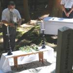 米軍墜落機の犠牲者らを追悼 名張市青蓮寺で