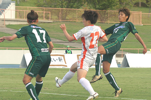 くノ一完勝　小川が2G　愛媛Lに3-0　なでしこ1部