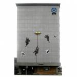 駅前のビル壁面に忍者 伊賀市長に提案 地元商議所と観光協会