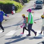 全国地域安全運動 青山小校区で児童の下校見守り 認定事業所も