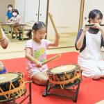 太鼓と笛、息合わせ稽古 名張こども能楽囃子教室の小中学生4人