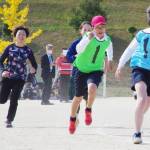 アテネ金・野口みずきさん つつじが丘小でマラソン指導と講演