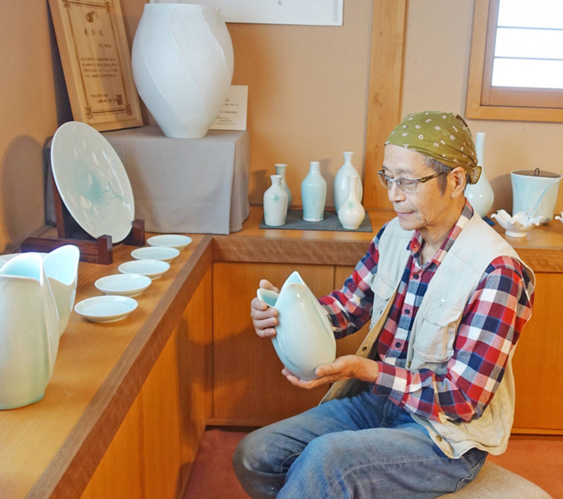 秋の爽やかさ感じる白磁展 陶芸家の角谷さん 28日から伊賀市で 【伊賀タウン情報 YOU】 秋の爽やかさ感じる白磁展 陶芸家の角谷さん 28日から伊賀市で 【伊賀タウン情報 YOU】