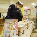 特殊詐欺・交通事故「封じ込め」へ 名張署などが商業施設で啓発