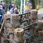 東大寺へ寄進のたいまつ 住民ら法要 名張市赤目町一ノ井
