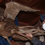 市文化財の鳳凰彫刻 修復終え3年ぶり戻る 伊賀・常福寺