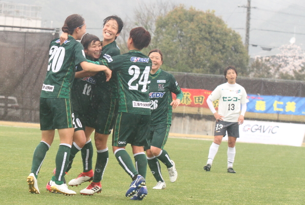 くノ一本拠地で白星発進　4得点でコノミヤに快勝　なでしこ1部