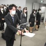 伊賀市役所で辞令交付式 新規職員44人