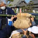 お水取りのたいまつ 1か月遅れで東大寺へ 名張から