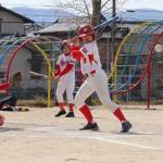 先輩の背中追い練習に汗 桔梗南小のソフトボールクラブ