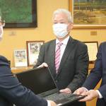 私募債発行受けパソコン寄贈 南都銀行が名張高へ