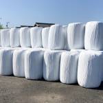 「刈草ロール」無料配布 国交省木津川上流河川事務所