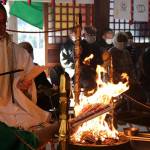 「穏やかな日々願って」初祈祷護摩供 忍者ショーも 伊賀・常福寺