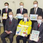 新1年生に交通安全・防犯グッズ 団体などが寄贈 名張