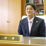 北川・名張市長が初登庁「産業基盤作ることがミッション」