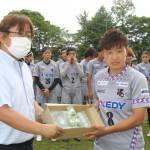 結んで勝利へ 地元伊賀くみひも企業 くノ一選手に靴ひも提供