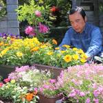 花の絶えない玄関先 園児らにも評判 名張の髙木さん
