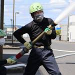 危険物保有の事業所で合同訓練 初期消火など実践 伊賀市消防本部