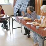 高齢者にカレーの食事会 名張・川西梅が丘地域