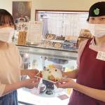 川柳がケーキに 7月は中学生の句がもと 名張の洋菓子店