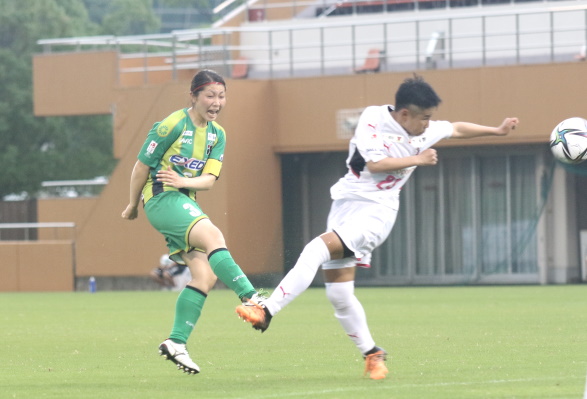 くノ一首位堅持　C大阪堺に1-0　なでしこ1部