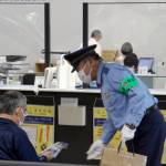 市庁舎で市民に啓発 特殊詐欺の被害防止 伊賀