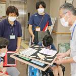 市民センターに生徒の絵展示 地元へ寄贈 伊賀つばさ学園