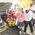 夢膨らむ「宇宙ごっこ」 園児らロケットなど手作り 名張・蔵持